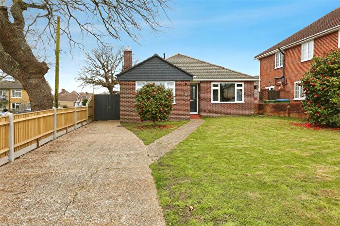 3 Bedroom Bungalow For Sale In Drove Road, Southampton, Hampshire, SO19