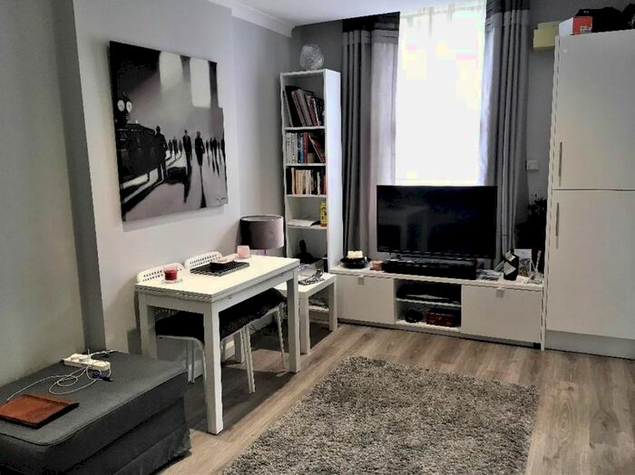 1 Bedroom Flat To Rent In The Warren, Aldershot, GU11