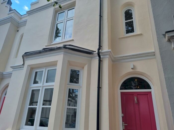6 Bedroom Terraced House To Rent In Clarendon Avenue, Leamington Spa, CV32