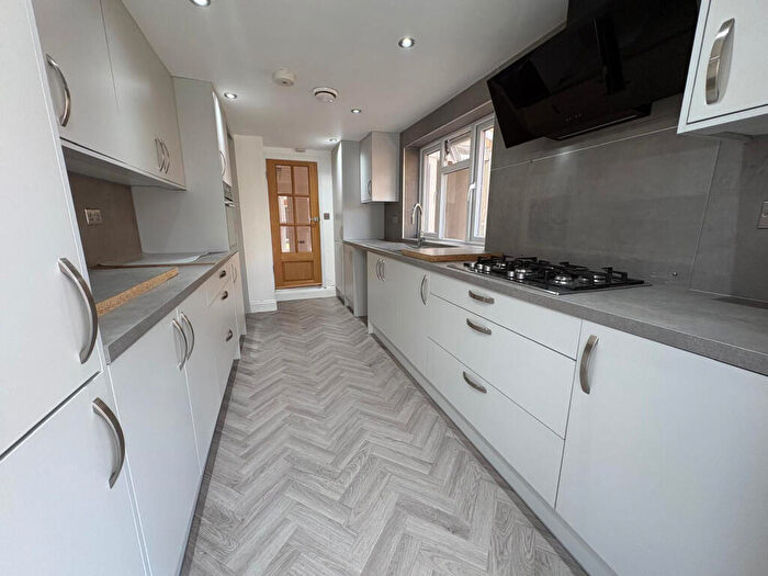 4 Bedroom Terraced House To Rent In Thorold Road, Ilford, Essex, IG1