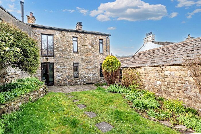 3 Bedroom Barn Conversion For Sale In The Barn, Laning, Dent, LA10