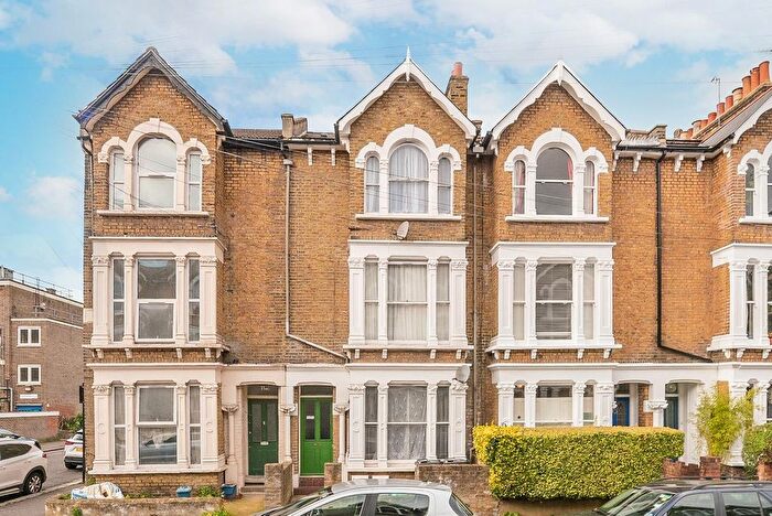 4 Bedroom Property To Rent In Statham Grove, London, N16