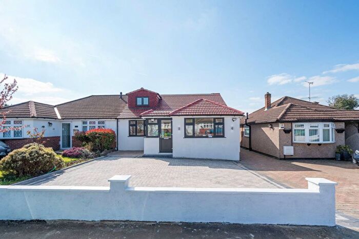 5 Bedroom Bungalow To Rent In Harrow Way, Er, Bushey, Carpenders Park, WD19