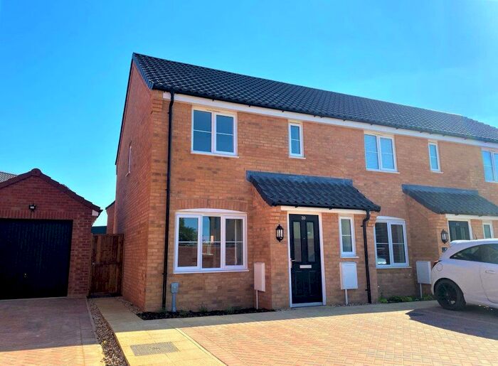 3 Bedroom Semi-Detached House To Rent In Sheppard Drove, Wymondham, NR18