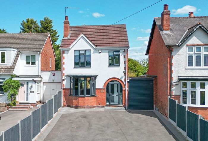 4 Bedroom Link Detached House For Sale In Birmingham Road, Redditch, B97