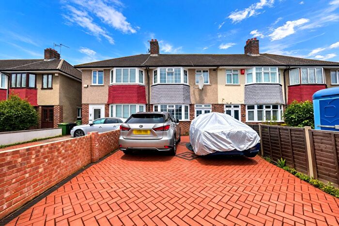 3 Bedroom Detached House For Sale In Verdant Lane, London, SE6