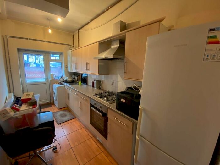 1 Bedroom Studio To Rent In Redbridge Lane East, Ilford, IG4