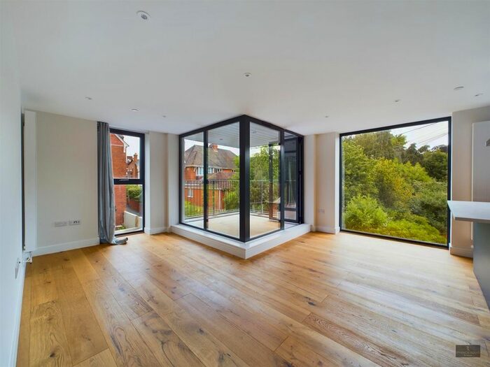 6 Bedroom Flat For Sale In Barnfield Gate, Exeter, EX1