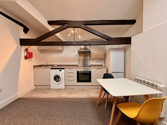 2 Bedroom Flat To Rent In Foregate Street, Worcester, WR1