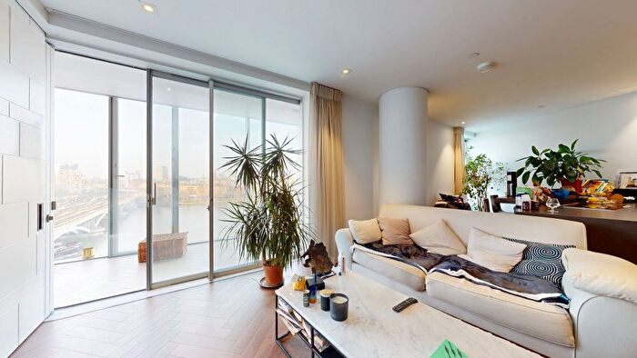 2 Bedroom Flat To Rent In Circus Road West, London, SW11