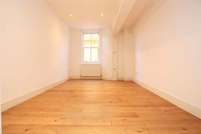 2 Bedroom Flat To Rent In Kings Gardens, Hove, BN3