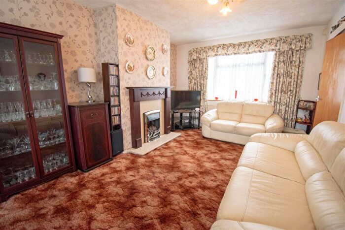 2 Bedroom Semi-Detached House For Sale In Oak Avenue, Ripley, DE5