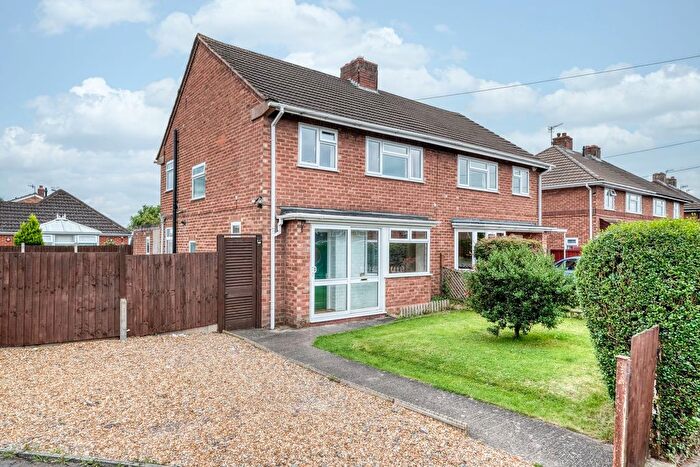 3 Bedroom Semi-detached House For Sale In Melbourne Avenue, Bromsgrove, B61