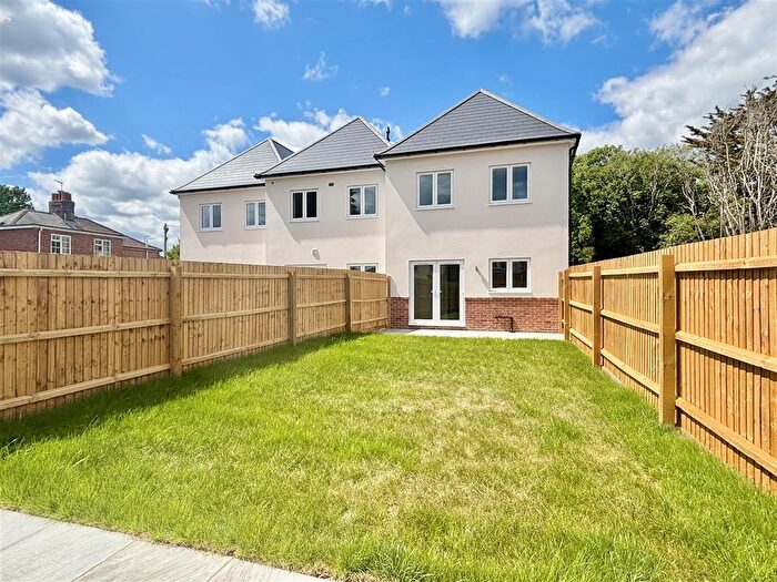 3 Bedroom End Of Terrace House For Sale In Old Rectory Mews, Hamworthy, Poole, BH15