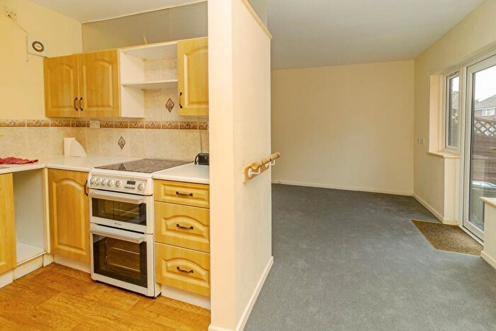 2 Bedroom Bungalow For Sale In Knowles Green, Bletchley, Milton Keynes, Buckinghamshire, MK2