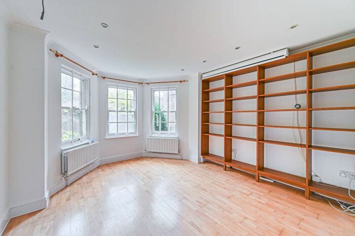 2 Bedroom Flat For Sale In Blackheath Hill, Greenwich, London, SE10