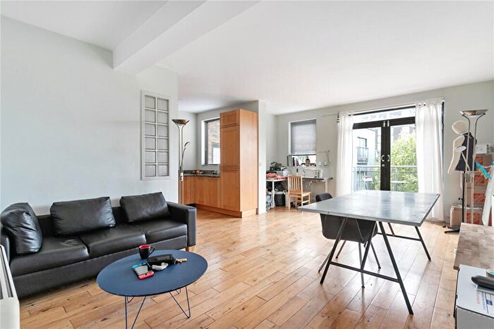 2 Bedroom Apartment To Rent In Rufford Street, London, N1