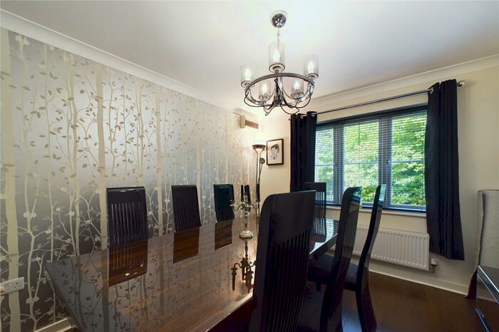 5 Bedroom Detached House For Sale In Stone Hill, St. Neots, Cambridgeshire, PE19
