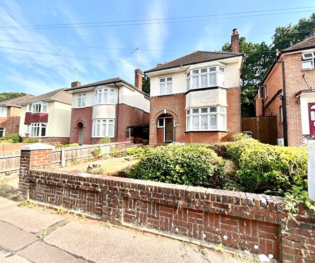 3 Bedroom Detached House For Sale In Normanhurst Avenue, Queens Park, BH8