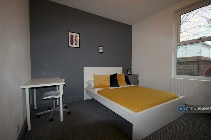 5 Bedroom Terraced House To Rent In Alpha Street, Salford, M6