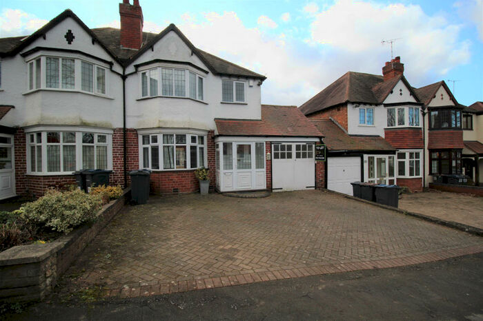 3 Bedroom Semi-Detached House To Rent In Tixall Road, Hall Green, Birmingham, B28