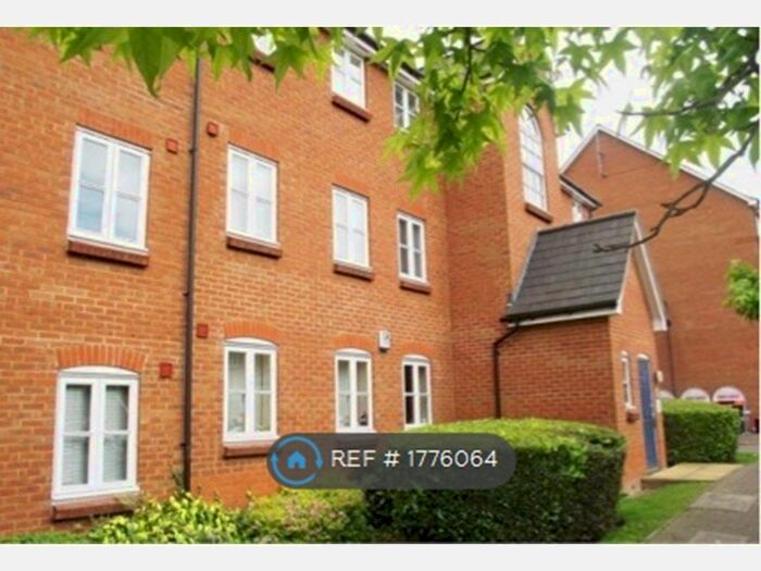 2 Bedroom Flat To Rent In Crown Quay, Bedford, MK40