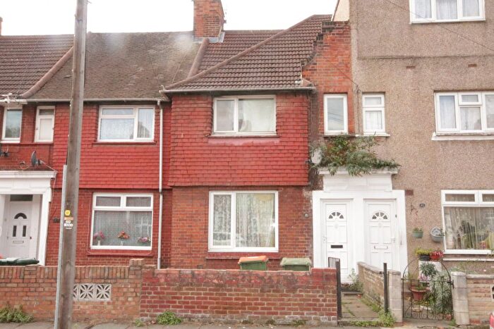 3 Bedroom Terraced House For Sale In Egham Road, E13