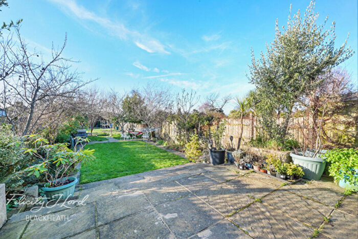 5 Bedroom Semi Detached House For Sale In Shrewsbury Lane, Shooters Hill, SE18