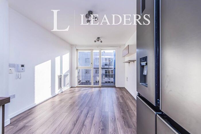 2 Bedroom Apartment To Rent In Royal Court, CR0
