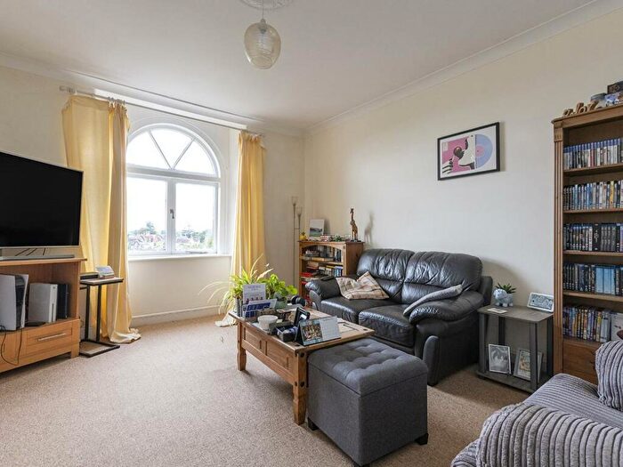 1 Bedroom Flat For Sale In Saffron Court, The Avenue, Sherborne, Dorset, DT9