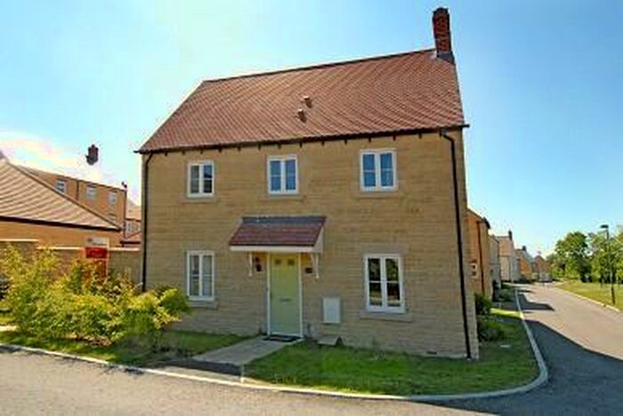 3 Bedroom Terraced House To Rent In Flax Crescent, Carterton, OX18