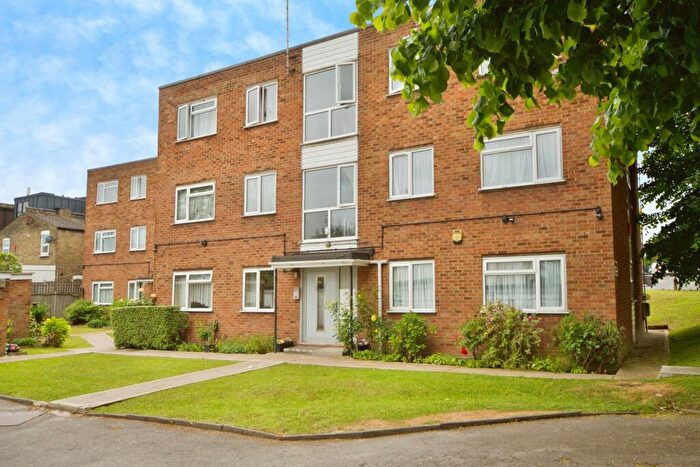 2 Bedroom Flat For Sale In Shernhall Street, London, London, E17