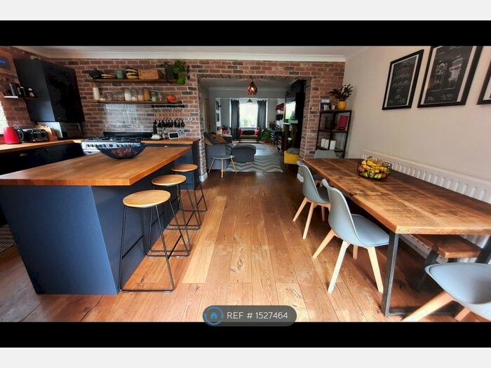 3 Bedroom Semi-Detached House To Rent In Breckland Road, Norwich, NR5