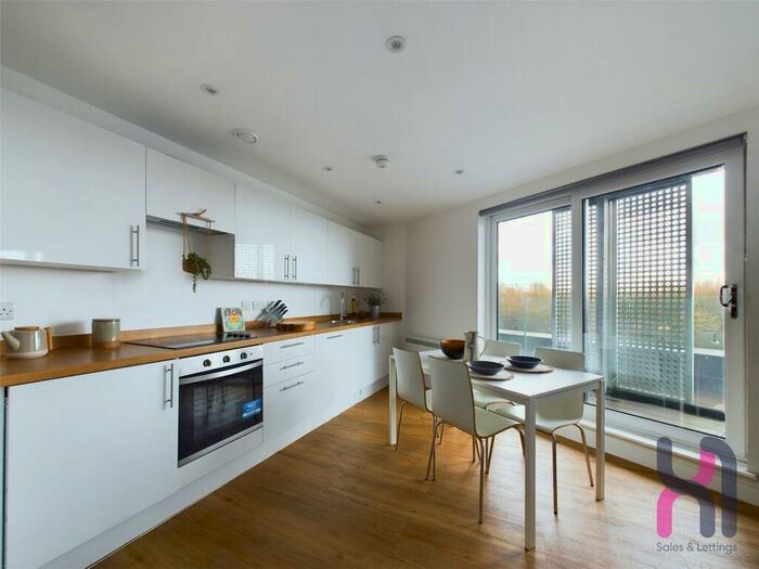 3 Bedroom Flat To Rent In The Plaza, Every Street, Ancoats, Manchester, M4