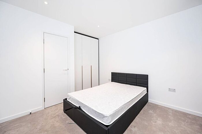 1 Bedroom Flat To Rent In The Silk District, Whitechapel, London, E1