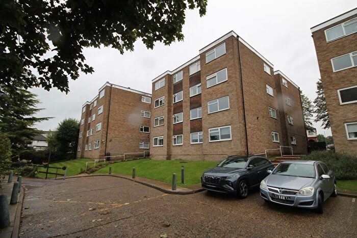 1 Bedroom Flat To Rent In Carshalton Grove, Sutton, SM1
