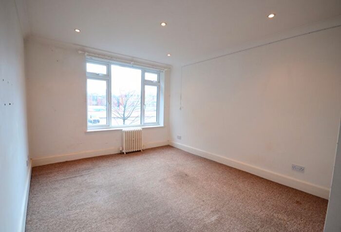 2 Bedroom Flat For Sale In Christchurch Road, Bournemouth, BH1