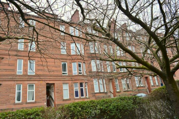 2 Bedroom Flat To Rent In Refurbished Bed U/F At Laurel Place, G11