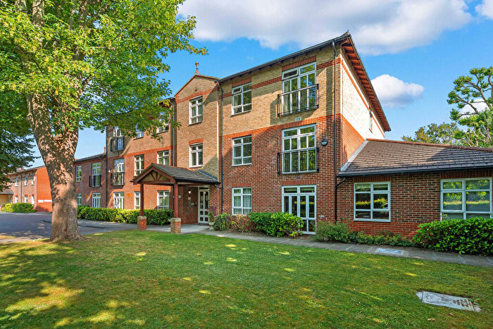 2 Bedroom Flat For Sale In Beddington Gardens, Wallington, SM6