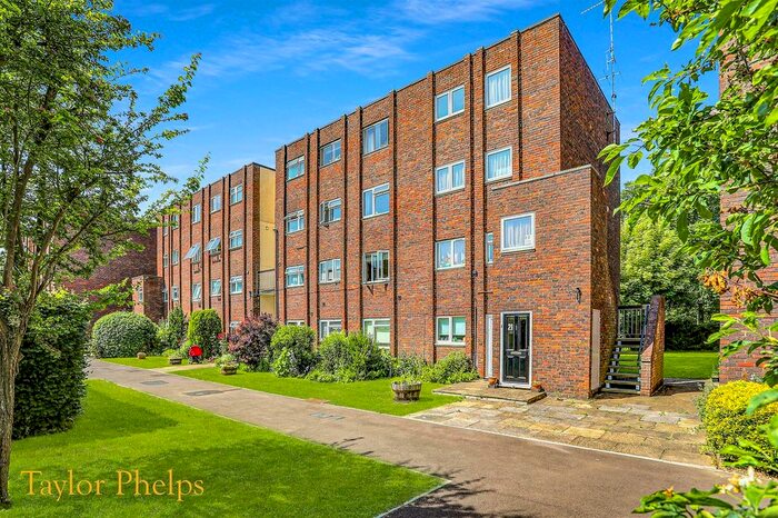 2 Bedroom Flat To Rent In Broadmeads, Ware, SG12