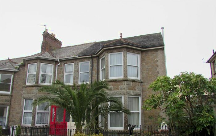 1 Bedroom Flat To Rent In Pendarves Road, Penzance, Penzance, TR18
