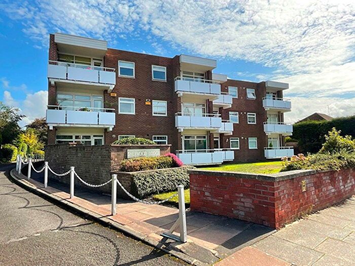 2 Bedroom Apartment For Sale In Lulworth Road, Birkdale, Southport, PR8