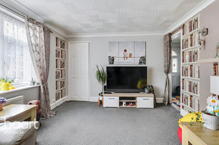 3 Bedroom End Of Terrace House For Sale In Coltsfoot Road, Ipswich, IP2
