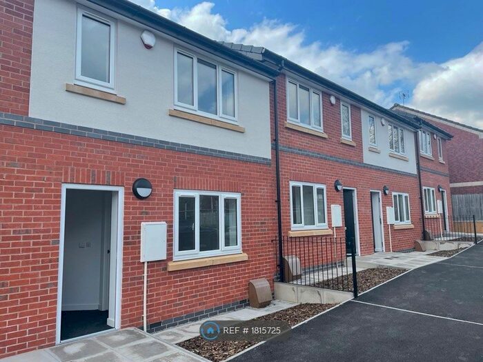 3 Bedroom Semi-Detached House To Rent In Shire Gardens, Bury, M26