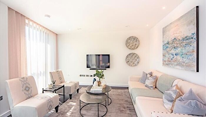 2 Bedroom Flat To Rent In Charles Clowes Walk, London, SW11