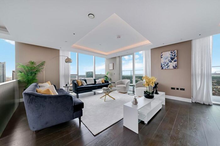 3 Bedroom Penthouse For Sale In Maine Tower, Harbour Way, London, E14