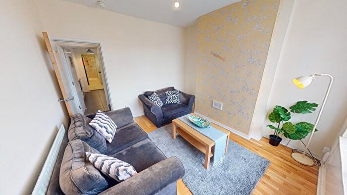 3 Bedroom Terraced House To Rent In Acourt Street, Nottingham, NG7