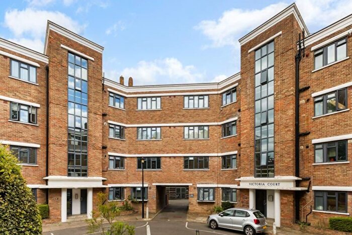 2 Bedroom Flat To Rent In Acton, London, W3