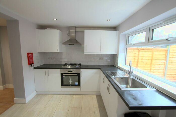 3 Bedroom End Of Terrace House To Rent In North Street, Banbury, Oxon, OX16