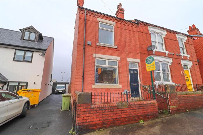 2 Bedroom End Terrace House For Sale In Leeds Road, Wakefield, WF1